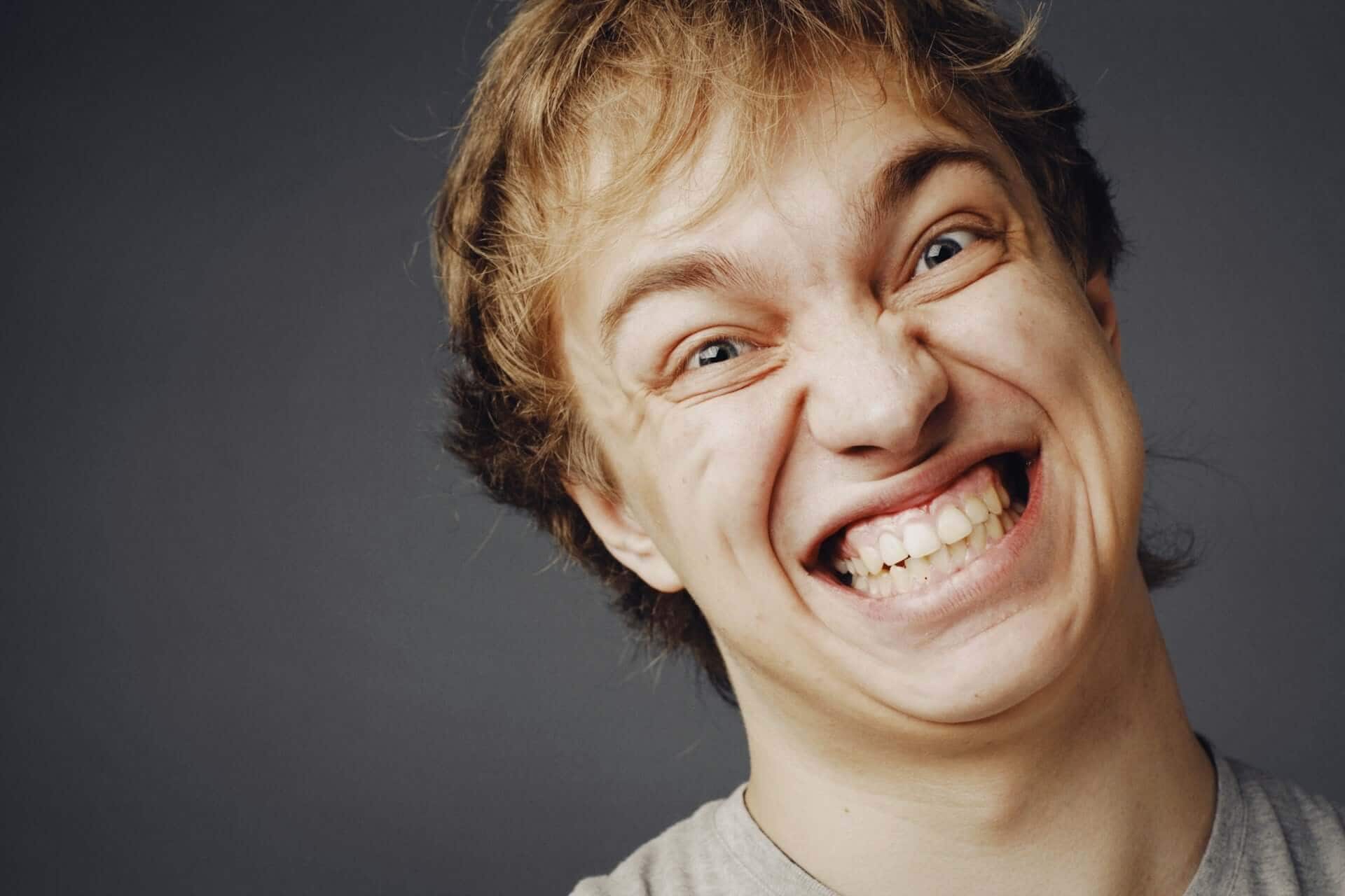 Daily Habits That Damage Teeth