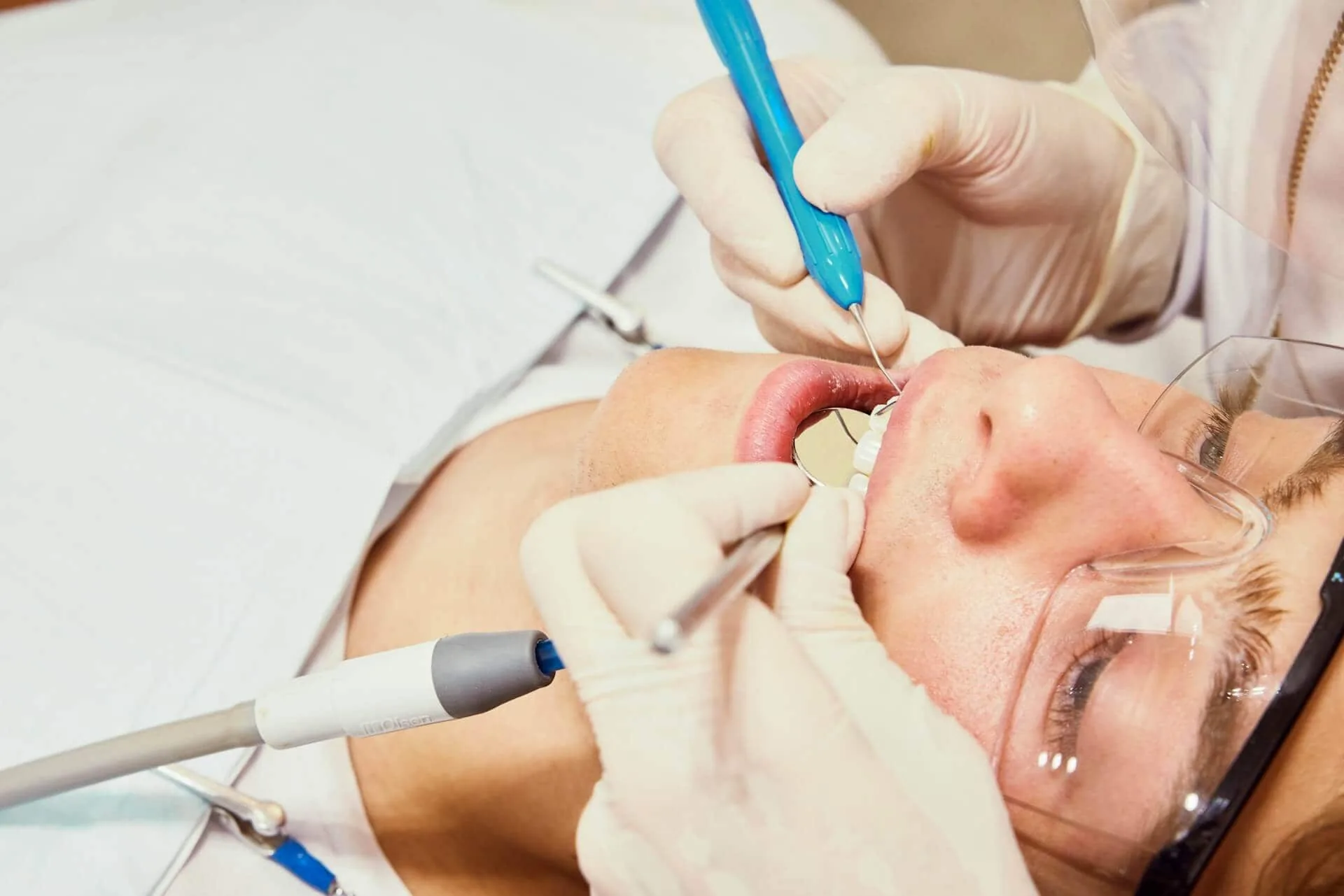 What Happens During an Impacted Tooth Extraction?